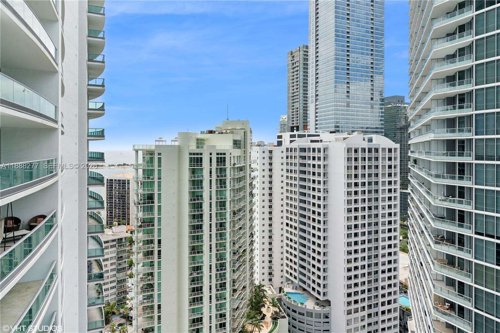 JADE RESIDENCES AT BRICKELL BAY - 1331 Brickell Bay Dr, Miami, FL 33131 | Picture 7