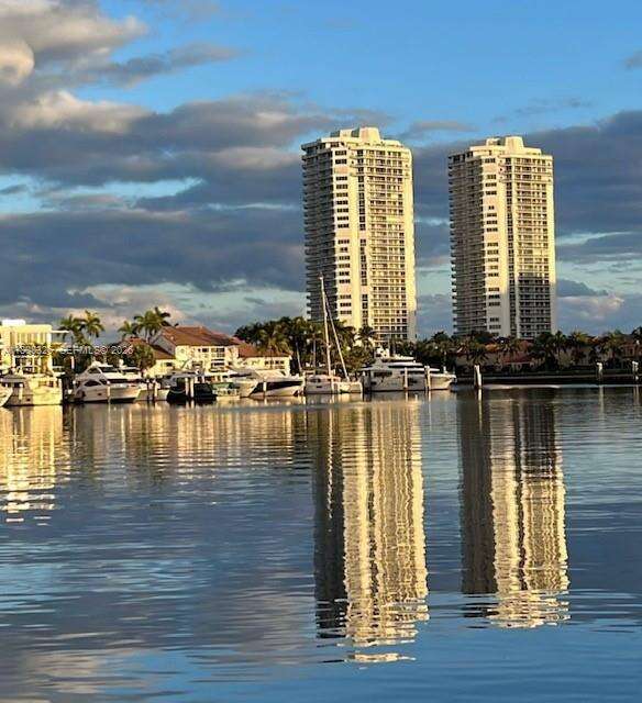 South Tower At The Point at 21055 Yacht Club Dr, Aventura, FL 33180 - For Sale photo 17