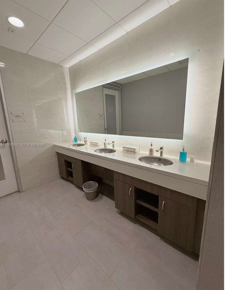 South Tower At The Point at 21055 Yacht Club Dr, Aventura, FL 33180 - For Sale photo 27