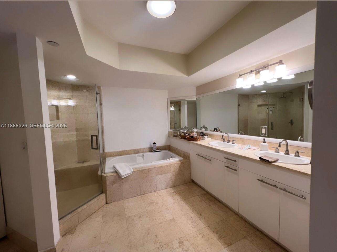 South Tower At The Point at 21055 Yacht Club Dr, Aventura, FL 33180 - For Sale photo 8