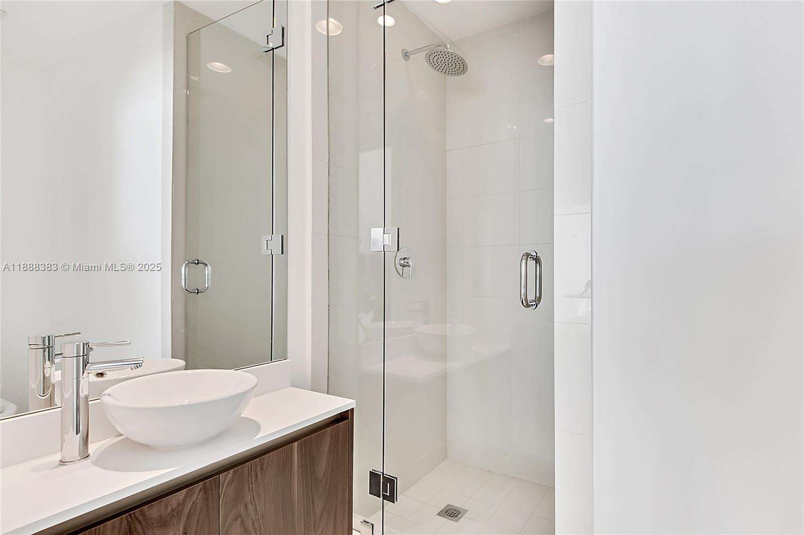Gran Paraiso at 480 31 St, Miami, FL 33137 - For Sale photo 17