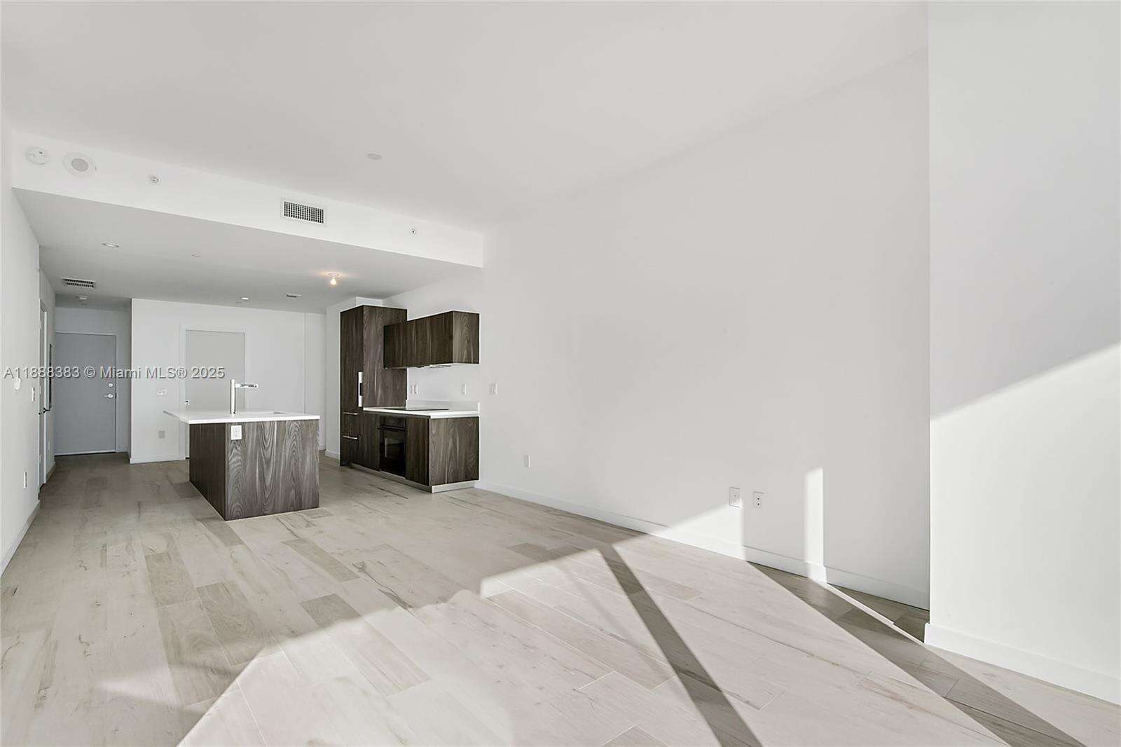 Gran Paraiso at 480 31 St, Miami, FL 33137 - For Sale photo 4