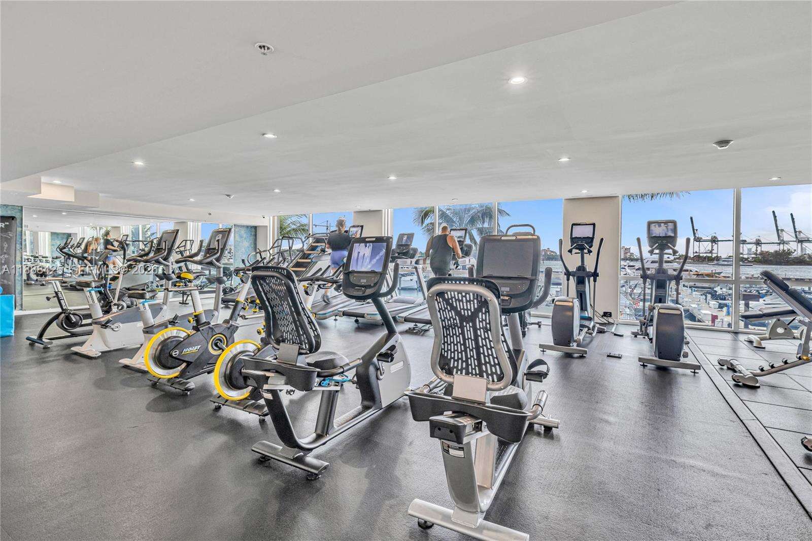 YACHT CLUB AT PORTOFINO - 90 Alton Rd, Miami Beach, FL 33139 | Picture 52