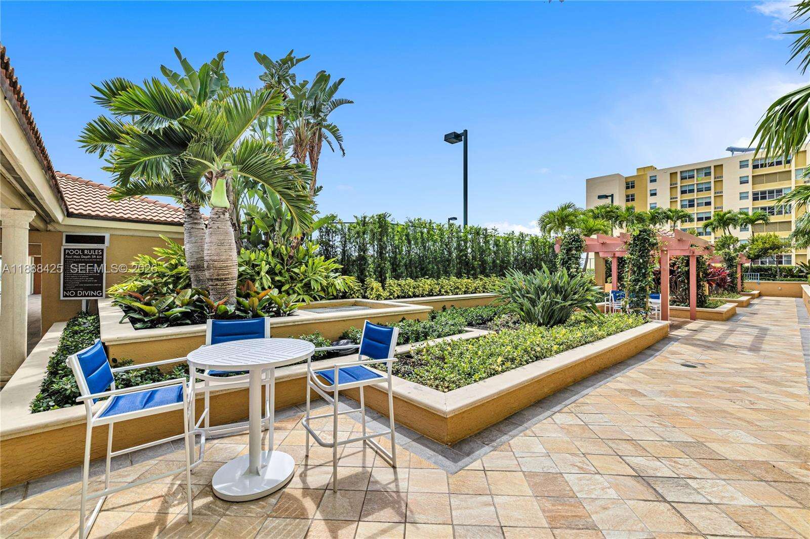 YACHT CLUB AT PORTOFINO - 90 Alton Rd, Miami Beach, FL 33139 | Picture 65