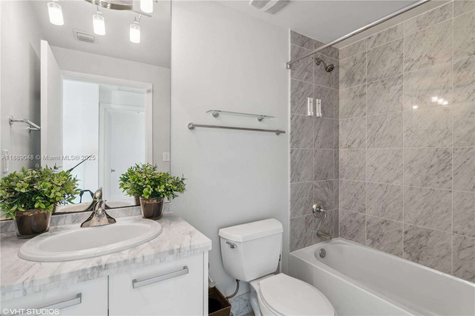 Vizcayne North at 244 Biscayne Blvd, Miami, FL 33132 - For Sale photo 14