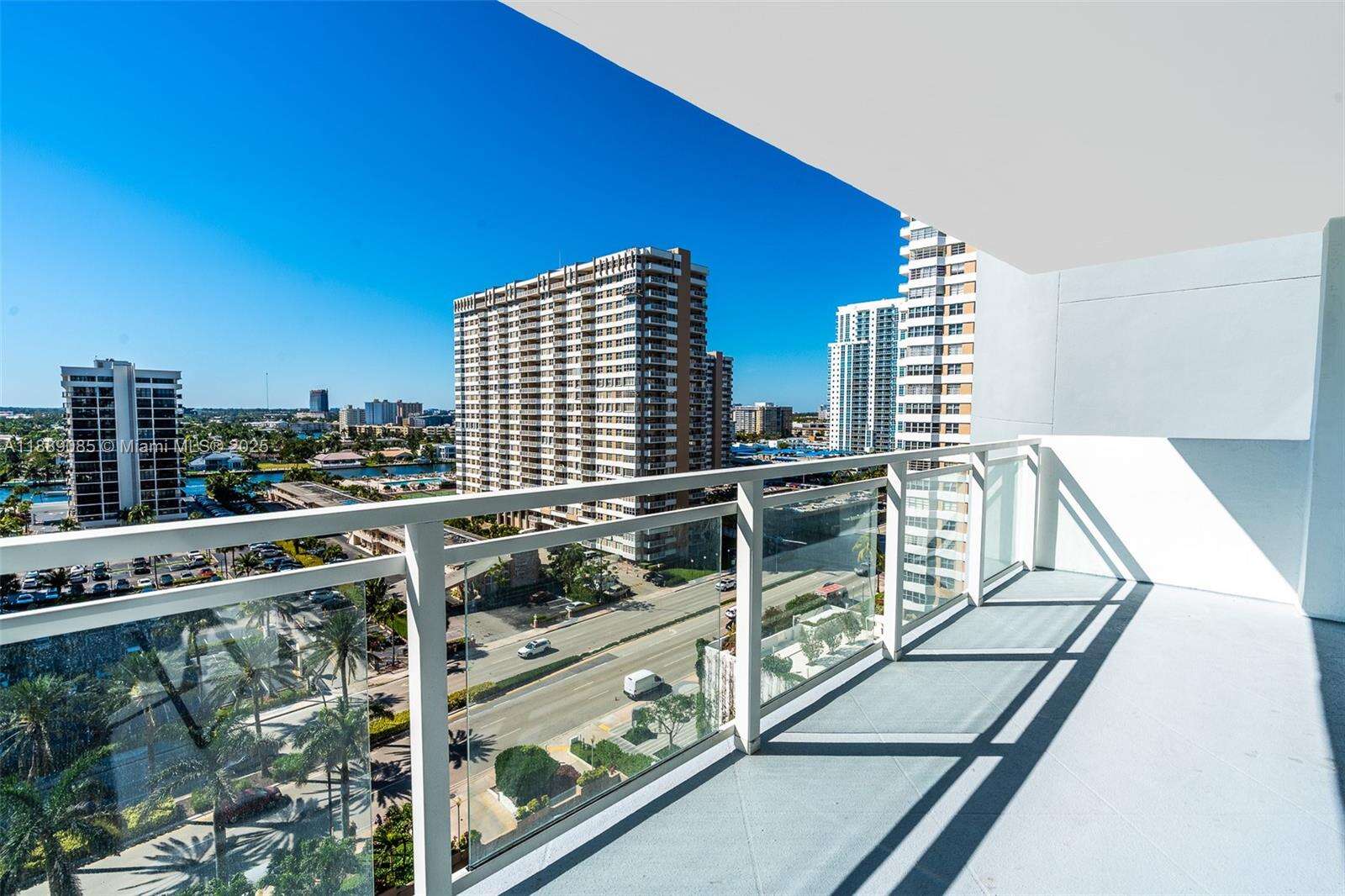 Parker Plaza at 2030 Ocean Dr, Hallandale Beach, FL 33009 - For Sale photo 1