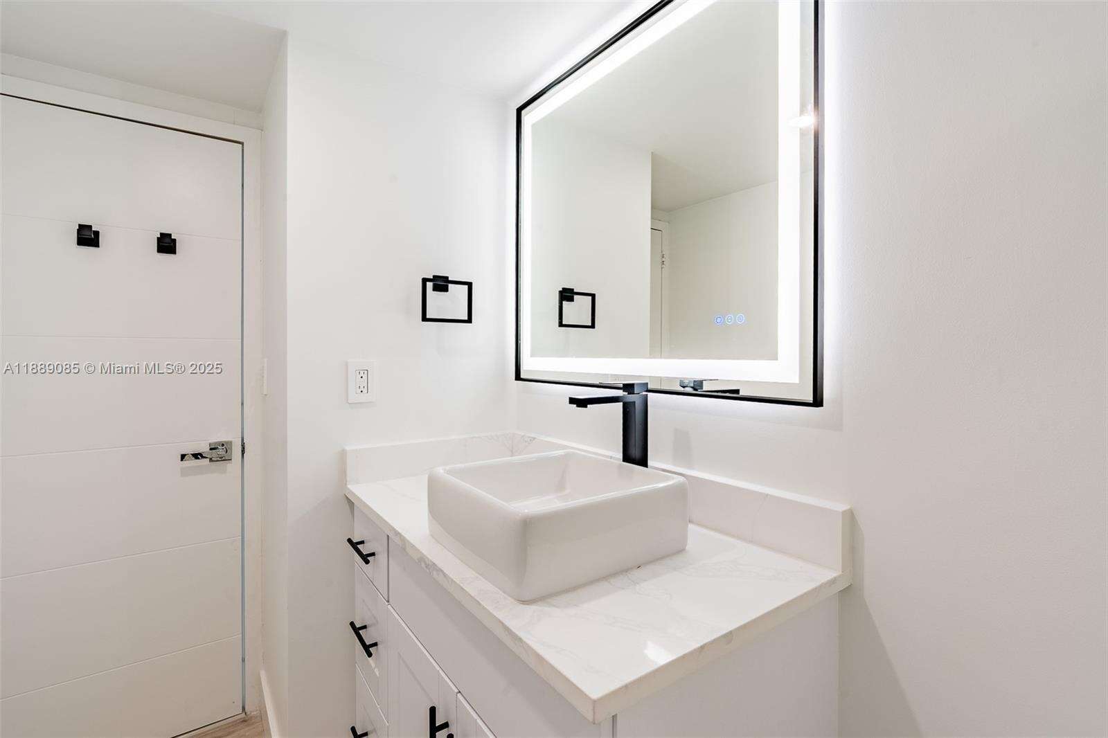 Parker Plaza at 2030 Ocean Dr, Hallandale Beach, FL 33009 - For Sale photo 13