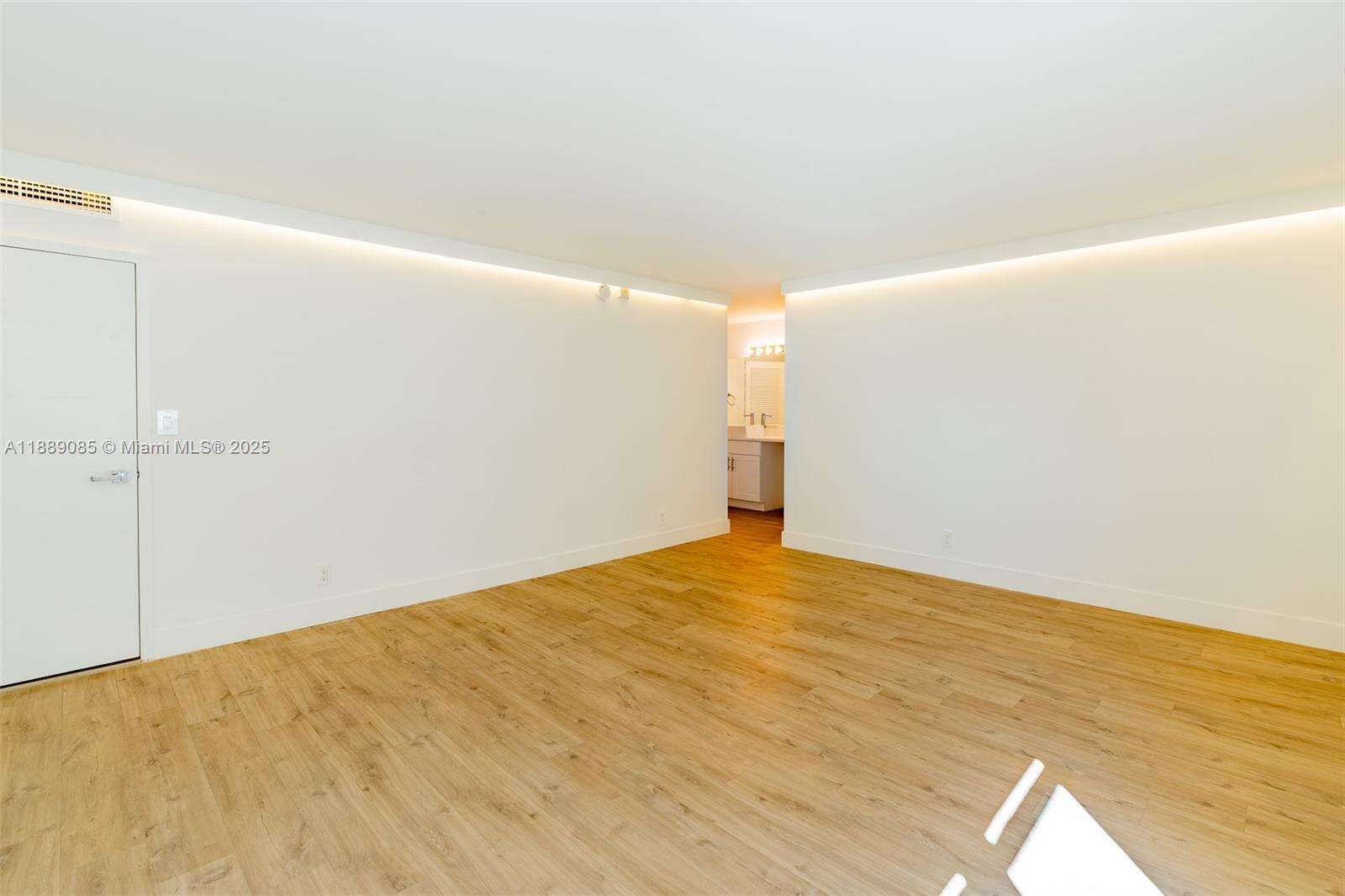 Parker Plaza at 2030 Ocean Dr, Hallandale Beach, FL 33009 - For Sale photo 15