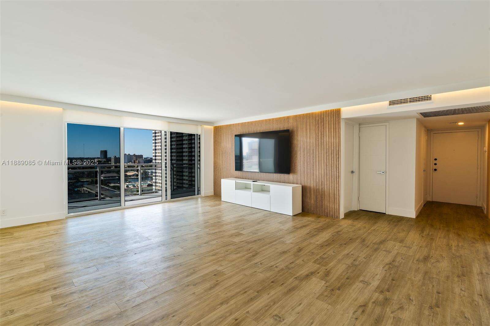 Parker Plaza at 2030 Ocean Dr, Hallandale Beach, FL 33009 - For Sale photo 4