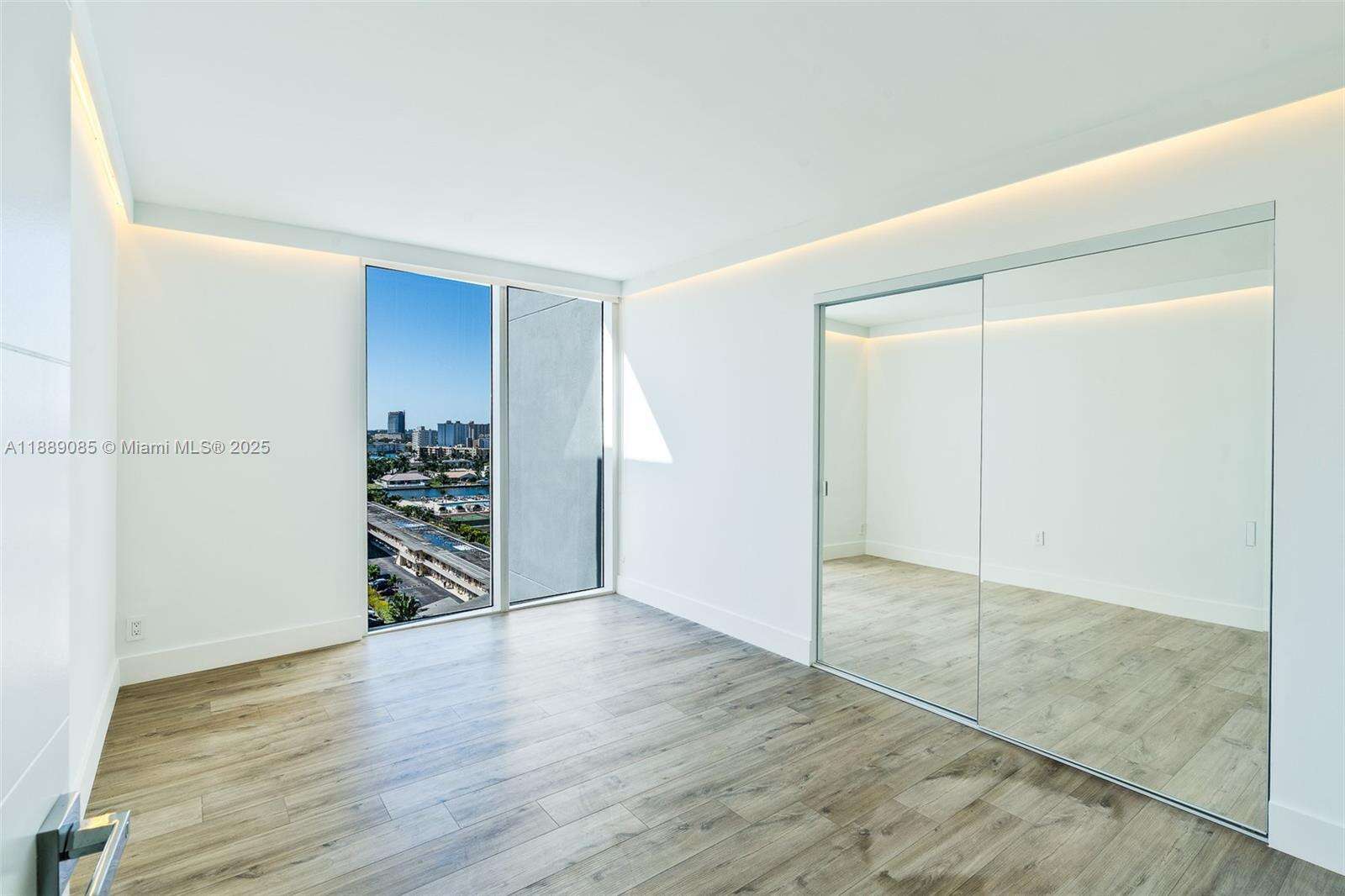 Parker Plaza at 2030 Ocean Dr, Hallandale Beach, FL 33009 - For Sale photo 8