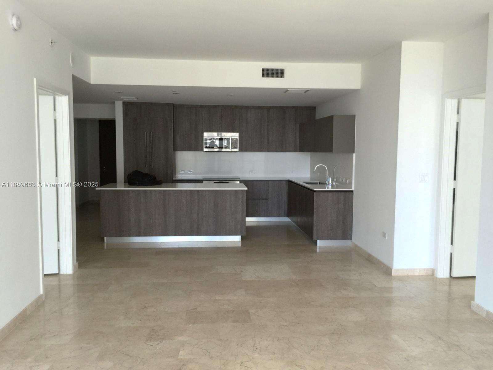 REACH - 68 6 St, Miami, FL 33131 | Picture 4