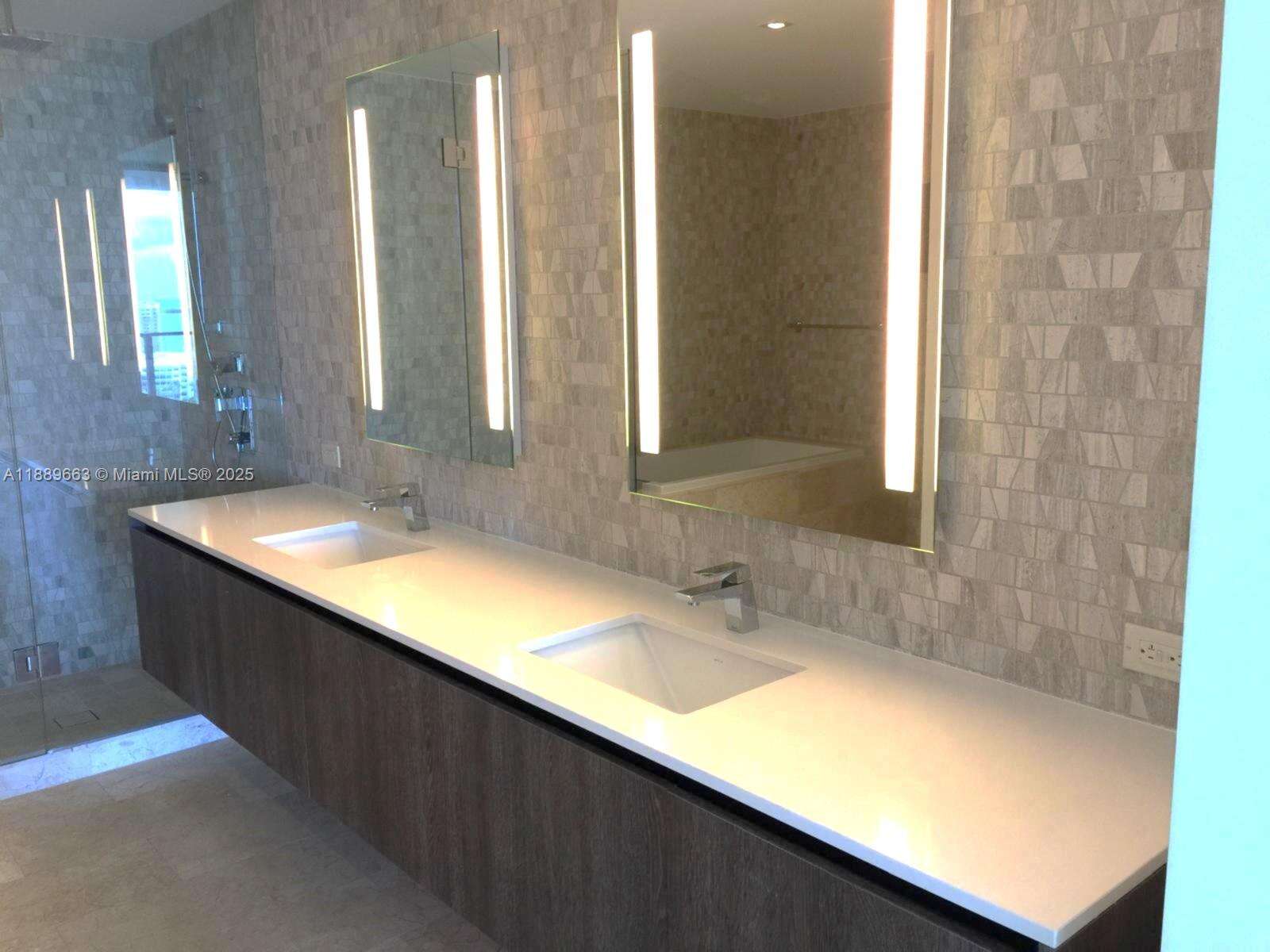 REACH - 68 6 St, Miami, FL 33131 | Picture 6