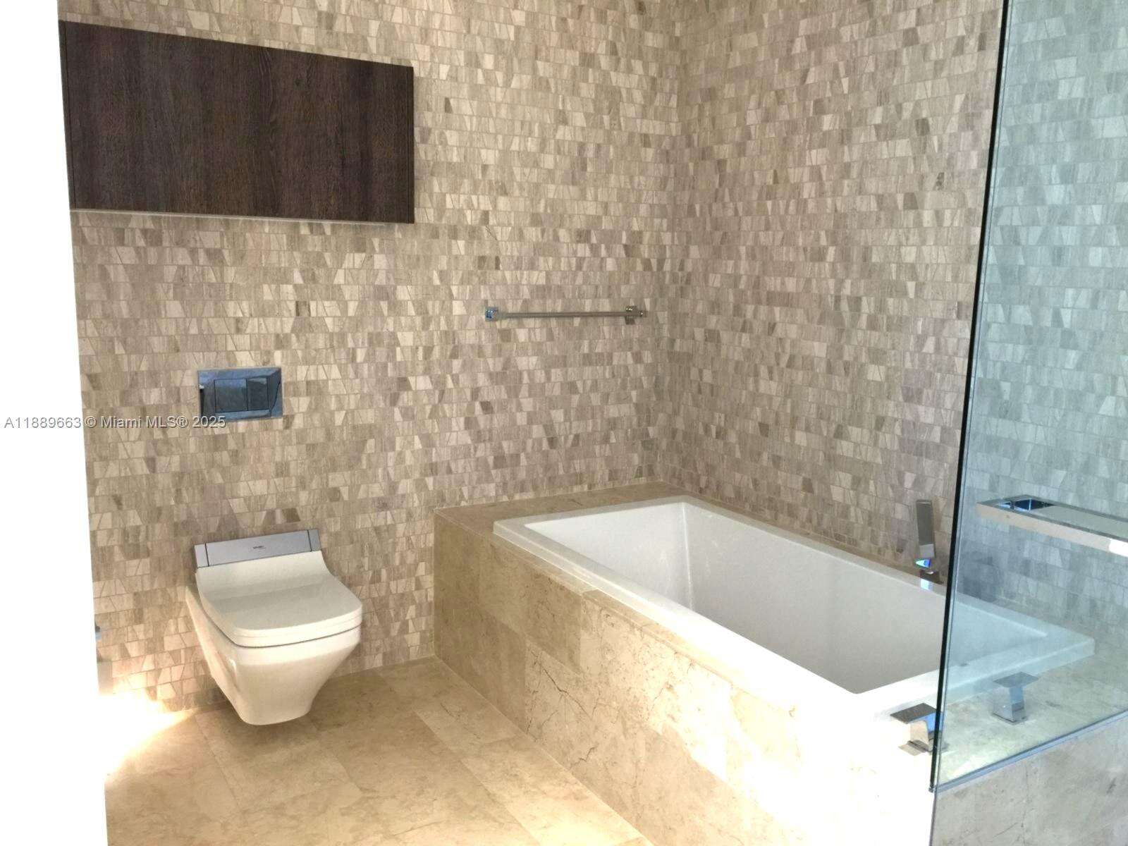 REACH - 68 6 St, Miami, FL 33131 | Picture 7