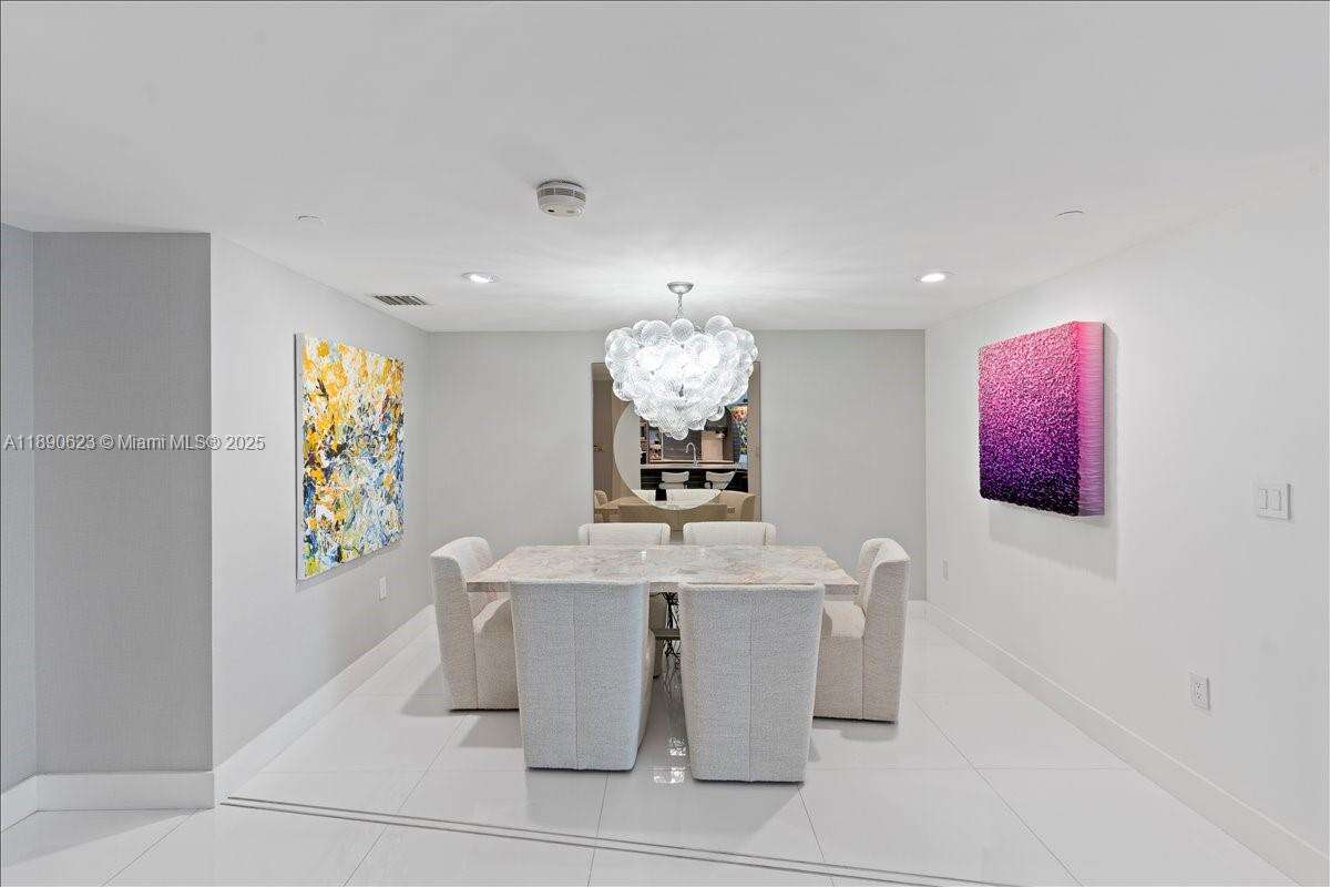 EPIC WEST - 200 Biscayne Blvd Way, Miami, FL 33131 | Picture 11