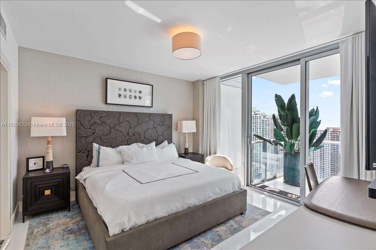 EPIC WEST - 200 Biscayne Blvd Way, Miami, FL 33131 | Picture 19