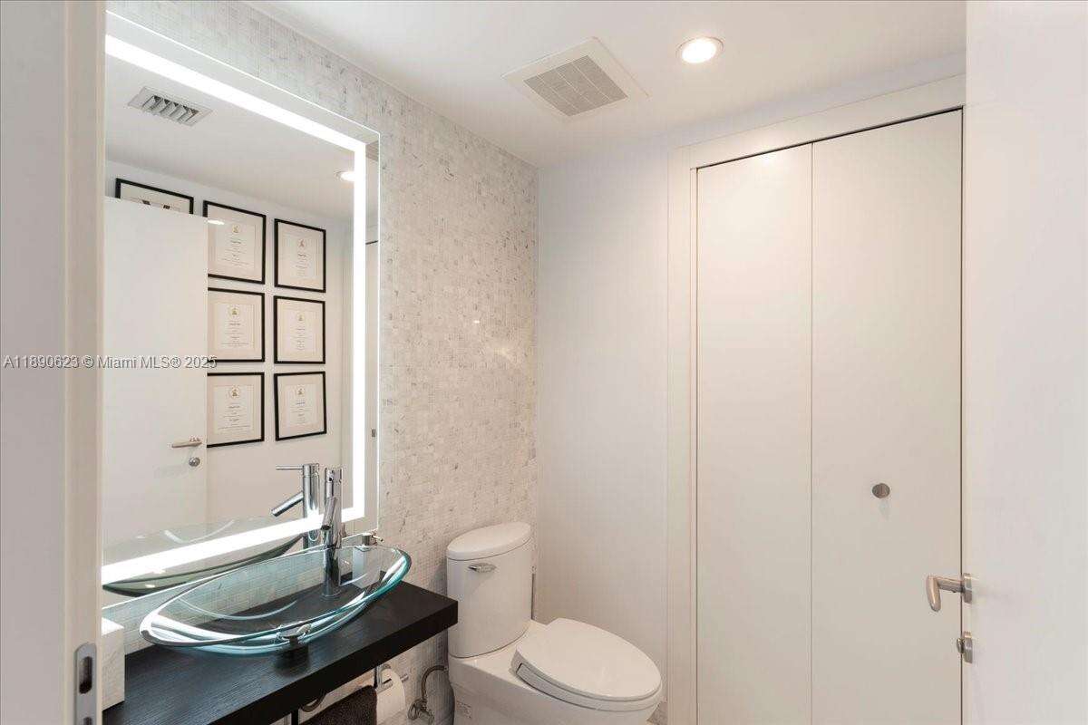 EPIC WEST - 200 Biscayne Blvd Way, Miami, FL 33131 | Picture 22