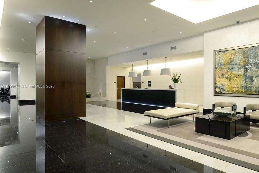 EPIC WEST - 200 Biscayne Blvd Way, Miami, FL 33131 | Picture 25