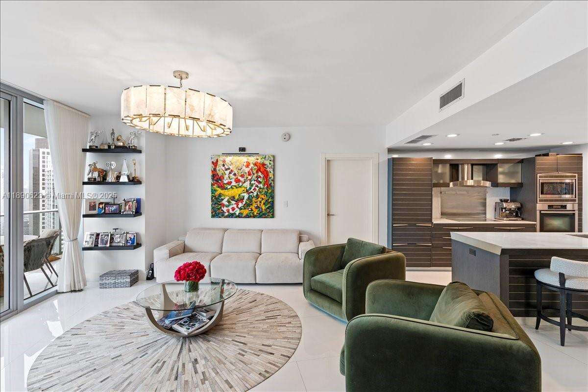 EPIC WEST - 200 Biscayne Blvd Way, Miami, FL 33131 | Picture 6