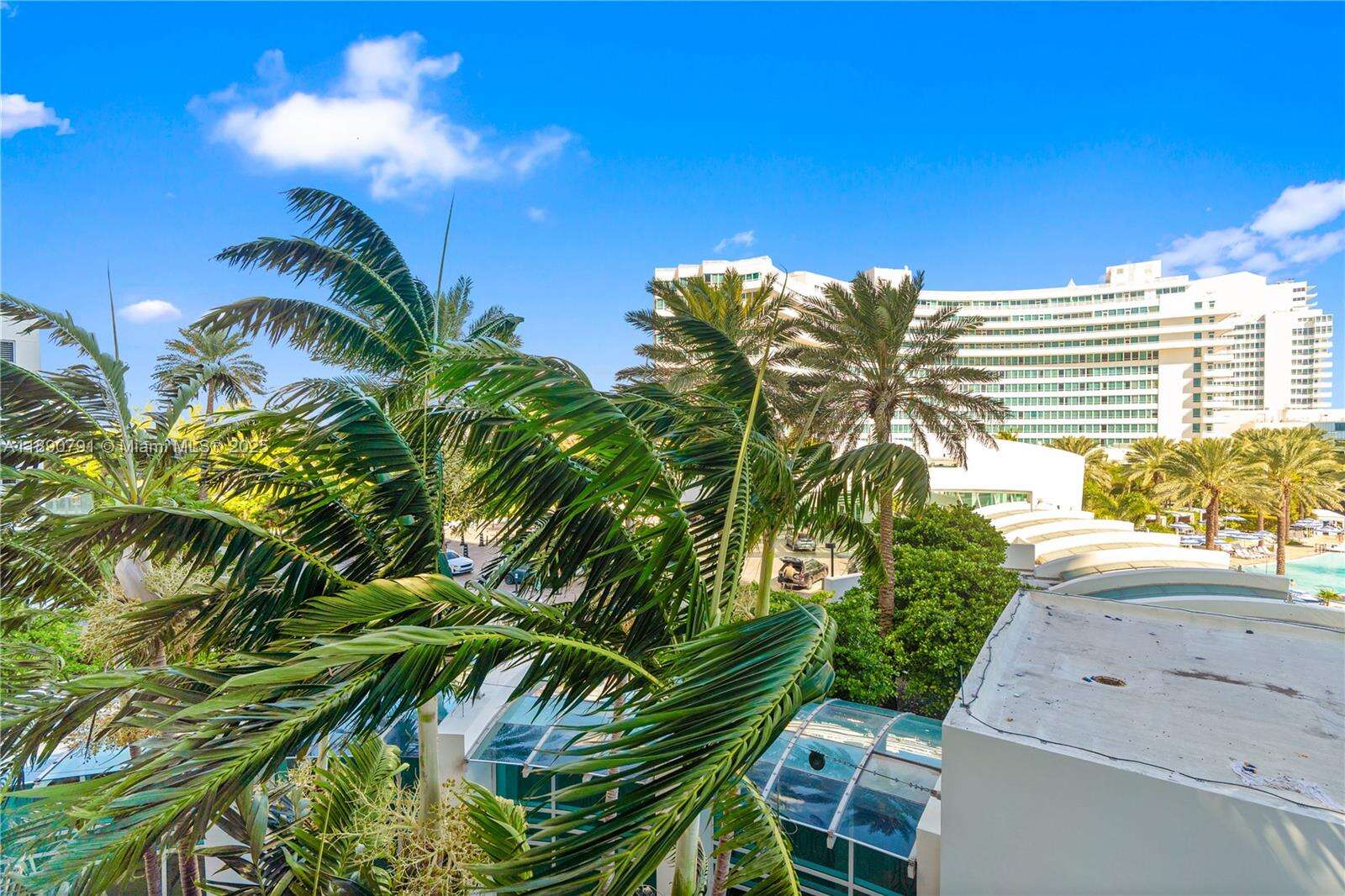Fontainebleau 3 at 4391 Collins Ave, Miami Beach, FL 33140 - For Sale photo 2