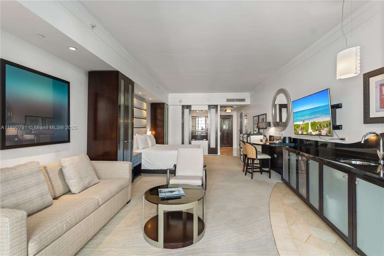 Fontainebleau 3 at 4391 Collins Ave, Miami Beach, FL 33140 - For Sale photo 17