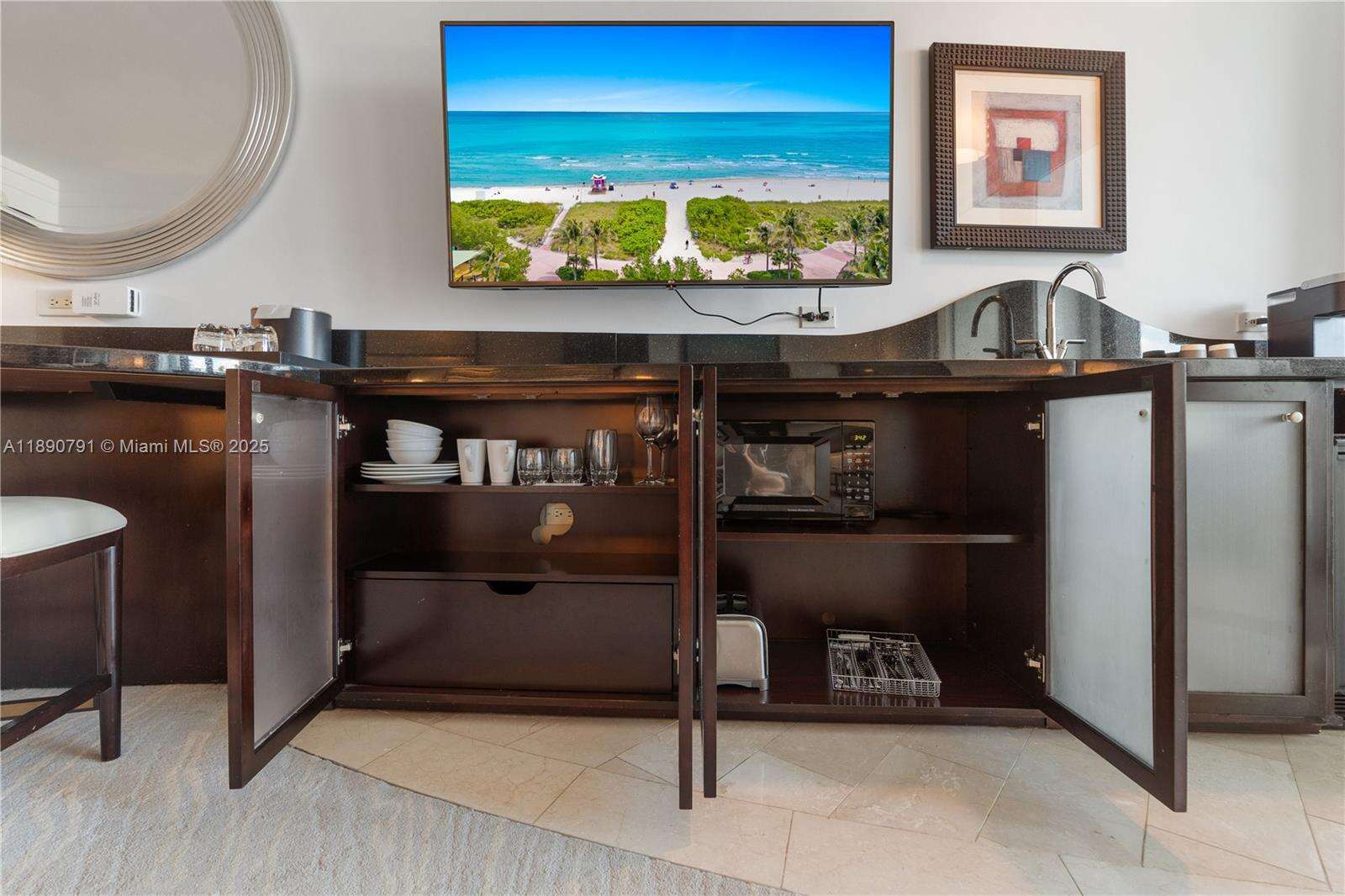 Fontainebleau 3 at 4391 Collins Ave, Miami Beach, FL 33140 - For Sale photo 18