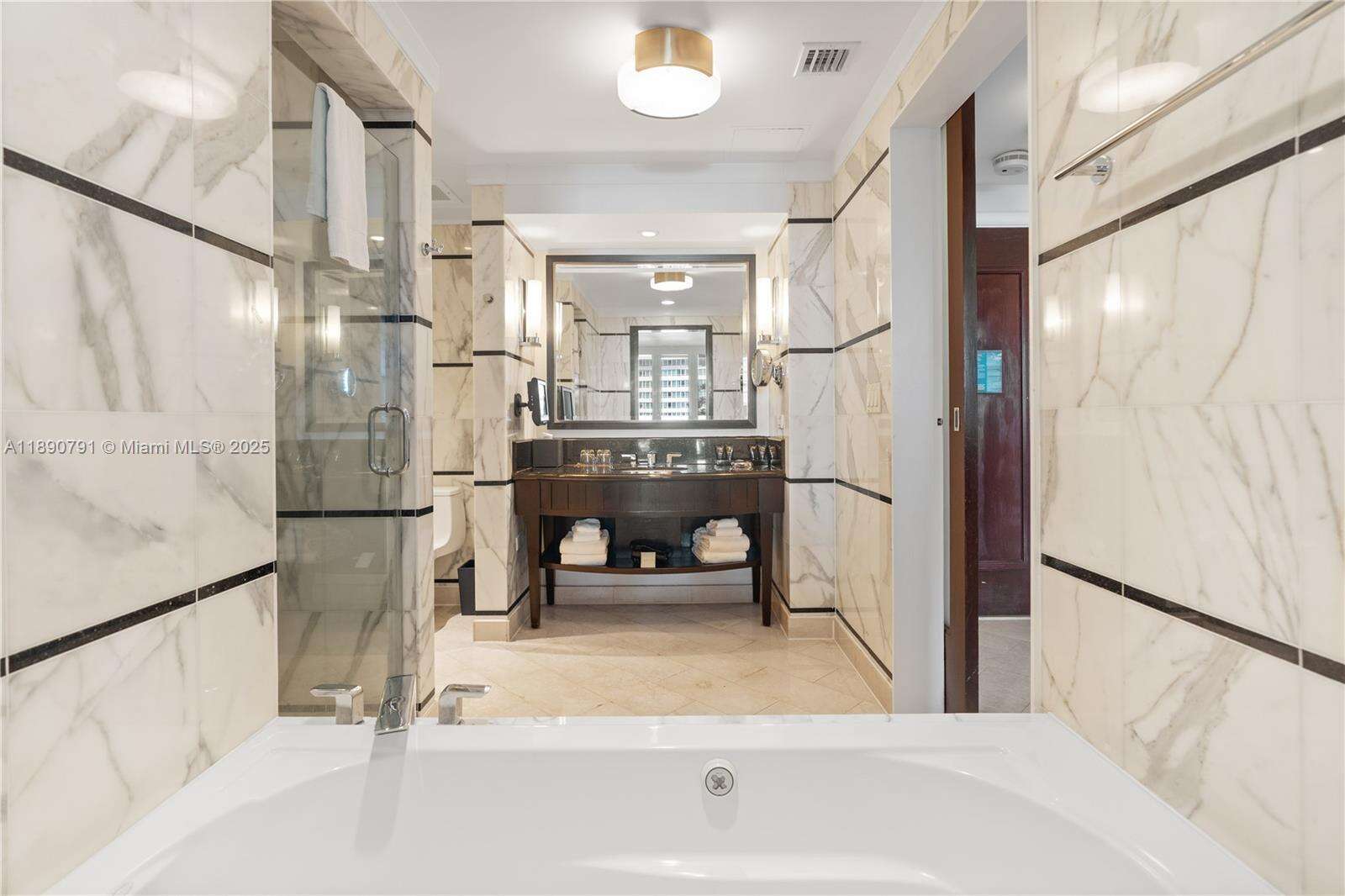 Fontainebleau 3 at 4391 Collins Ave, Miami Beach, FL 33140 - For Sale photo 24