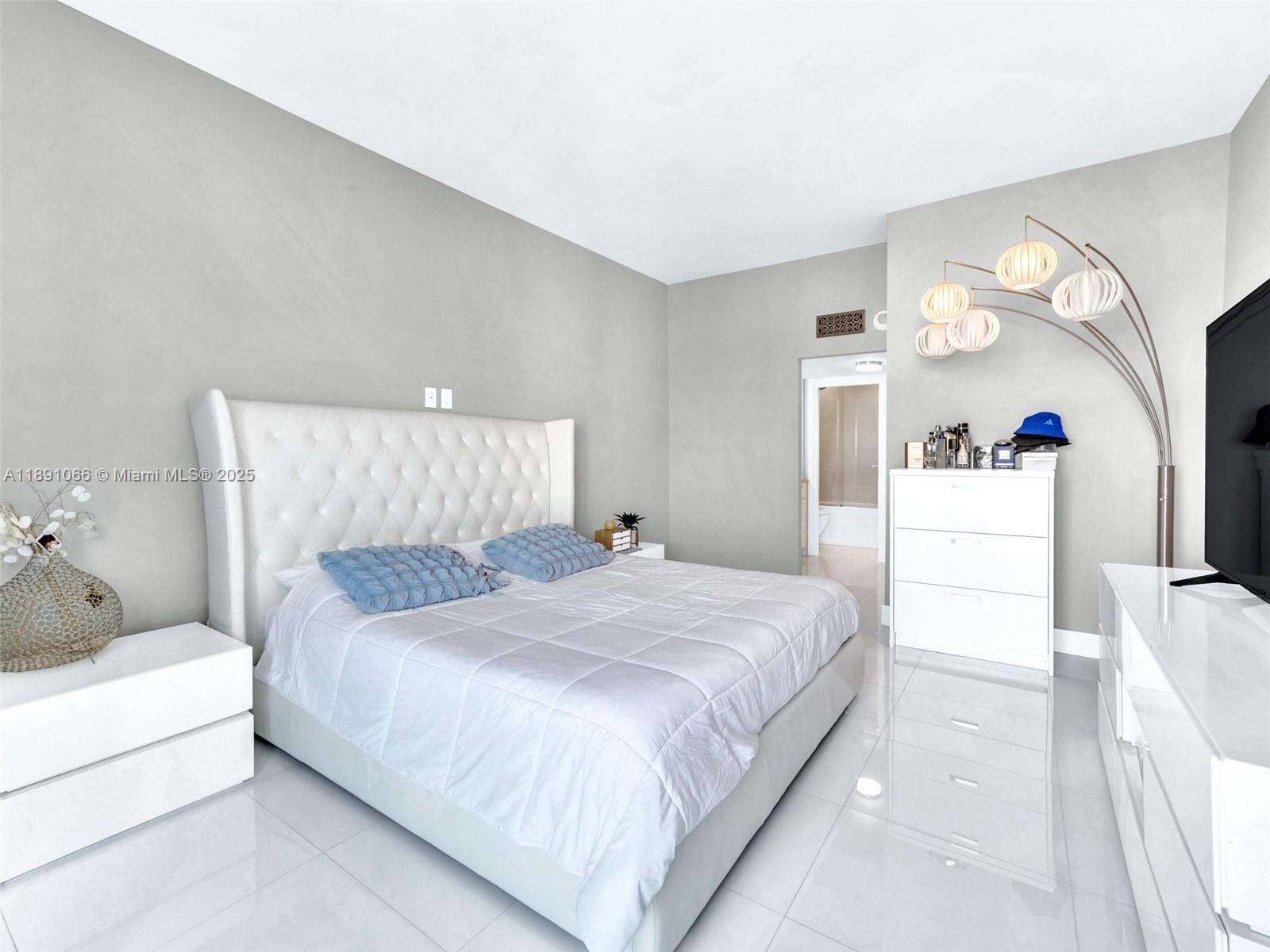 Arlen House at 100 Bayview Dr, Sunny Isles Beach, FL 33160 - For Sale photo 12