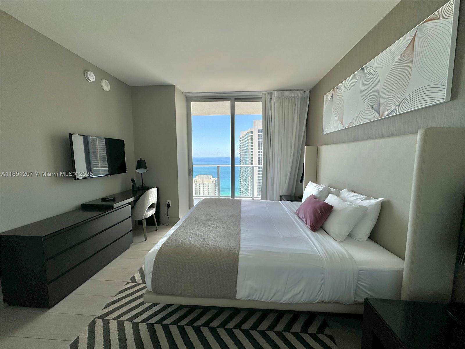 Hyde Beach House at 4010 Ocean Dr, Hollywood, FL 33019 - For Sale photo 14