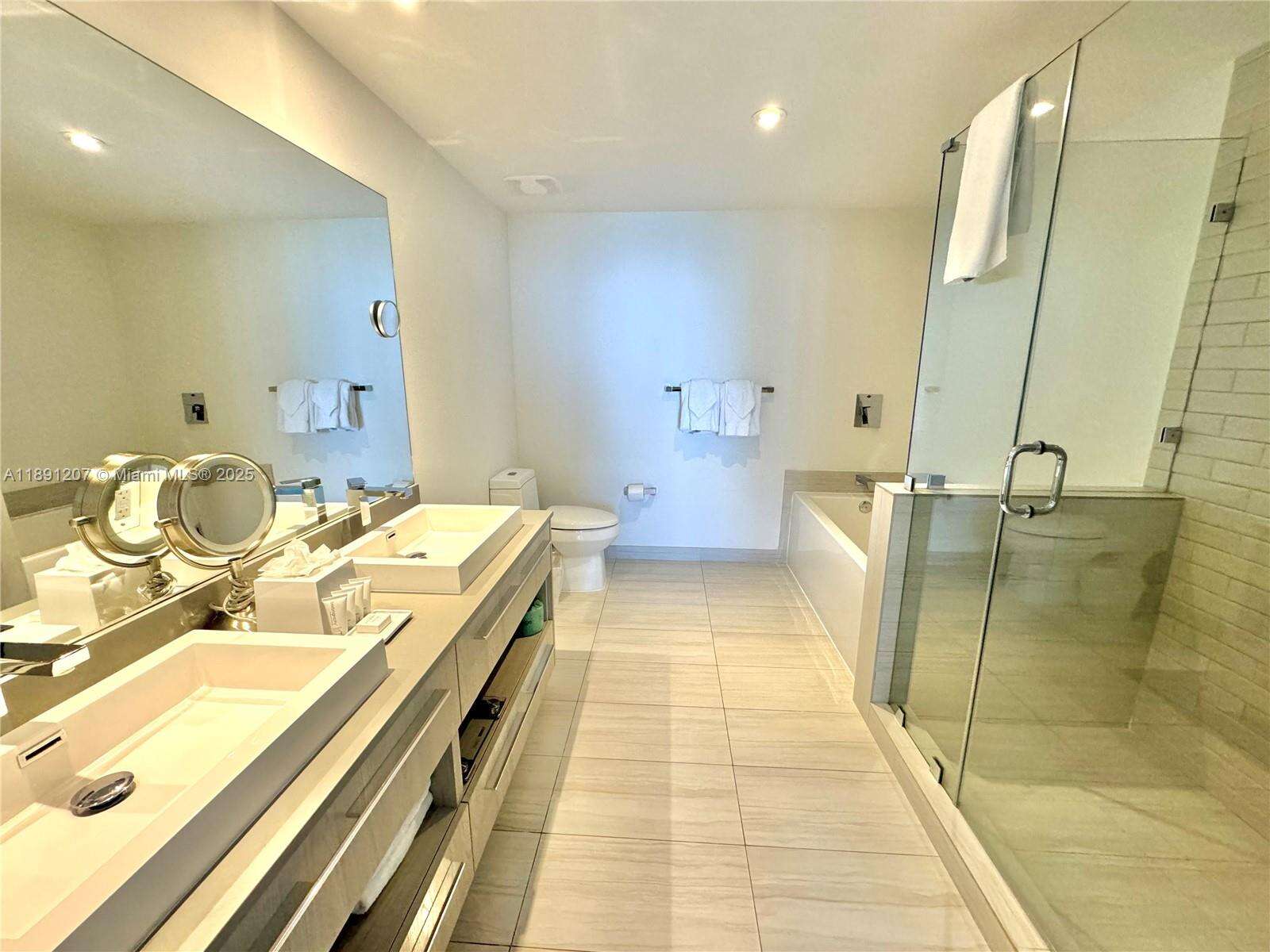 Hyde Beach House at 4010 Ocean Dr, Hollywood, FL 33019 - For Sale photo 21