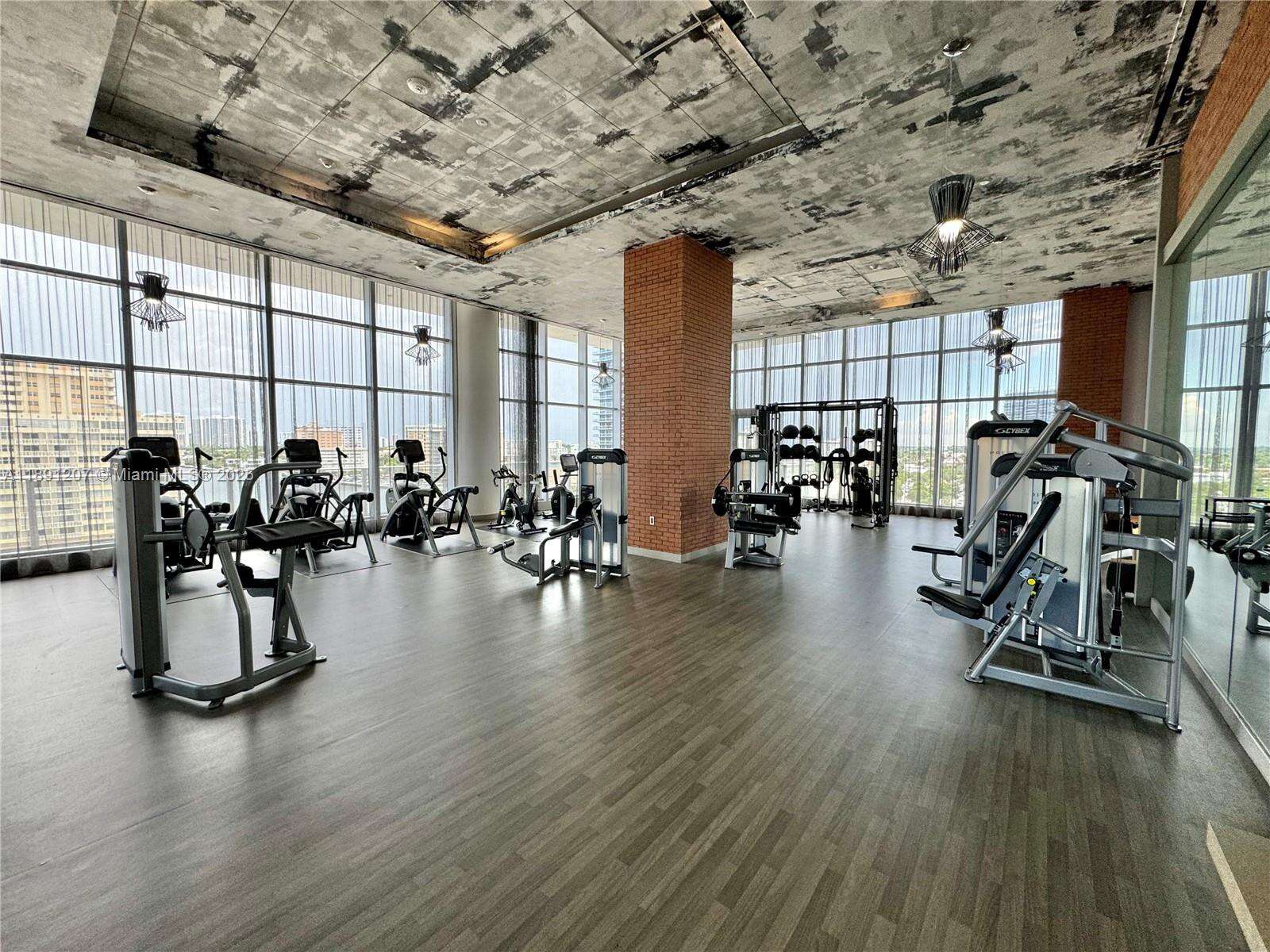 Hyde Beach House at 4010 Ocean Dr, Hollywood, FL 33019 - For Sale photo 28