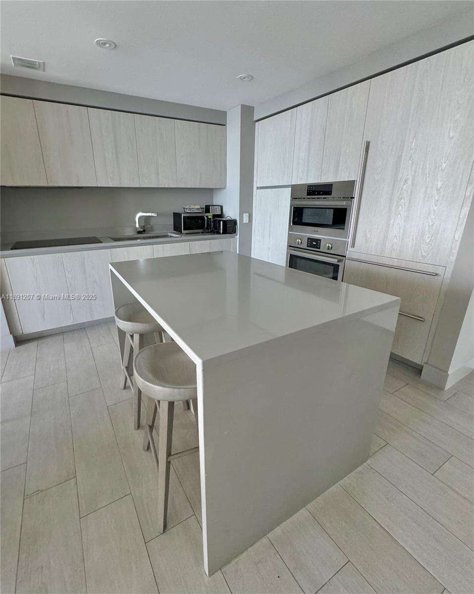 Hyde Beach House at 4010 Ocean Dr, Hollywood, FL 33019 - For Sale photo 10