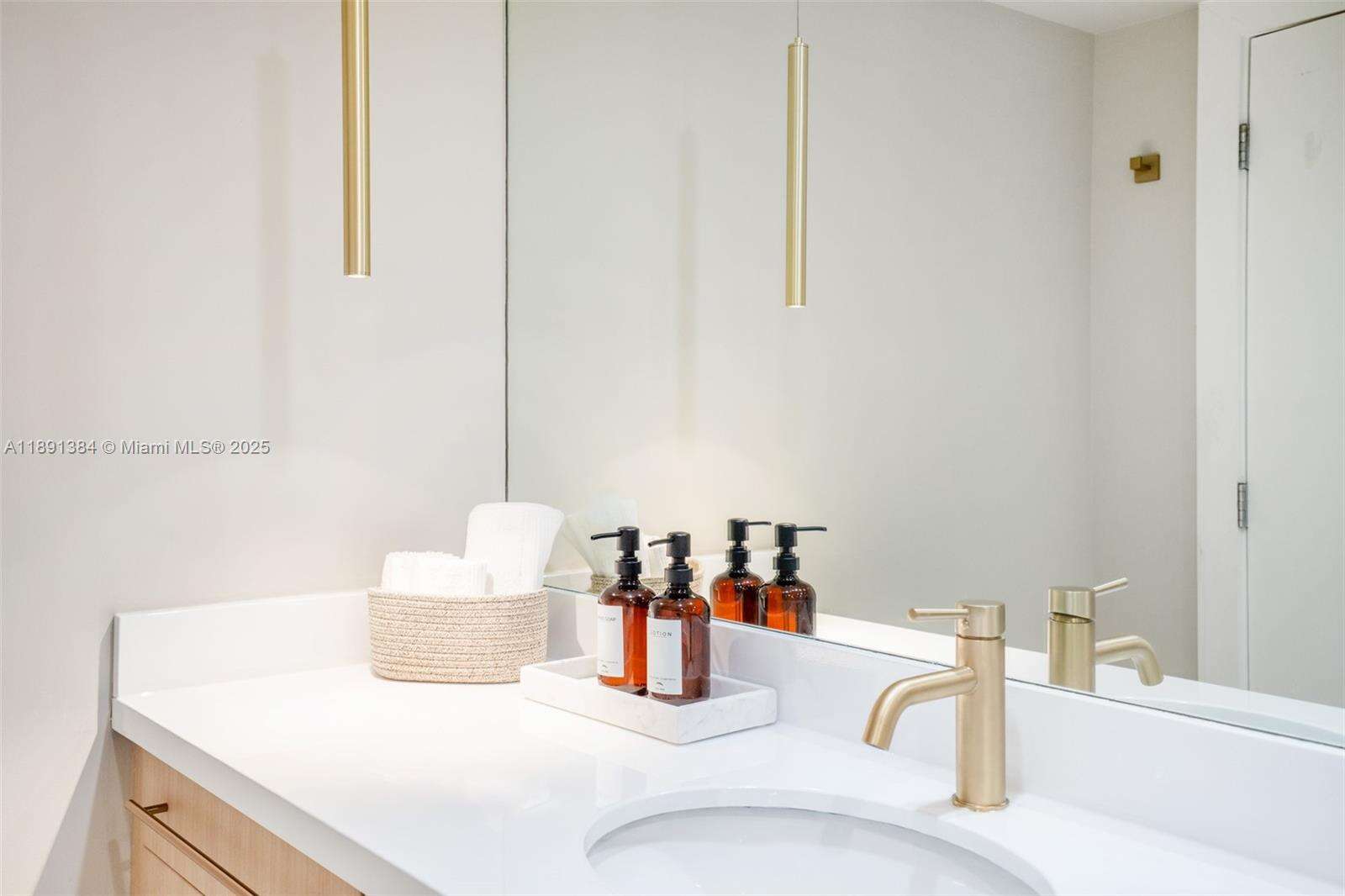 Roney Palace at 2301 Collins Ave, Miami Beach, FL 33139 - For Sale photo 13