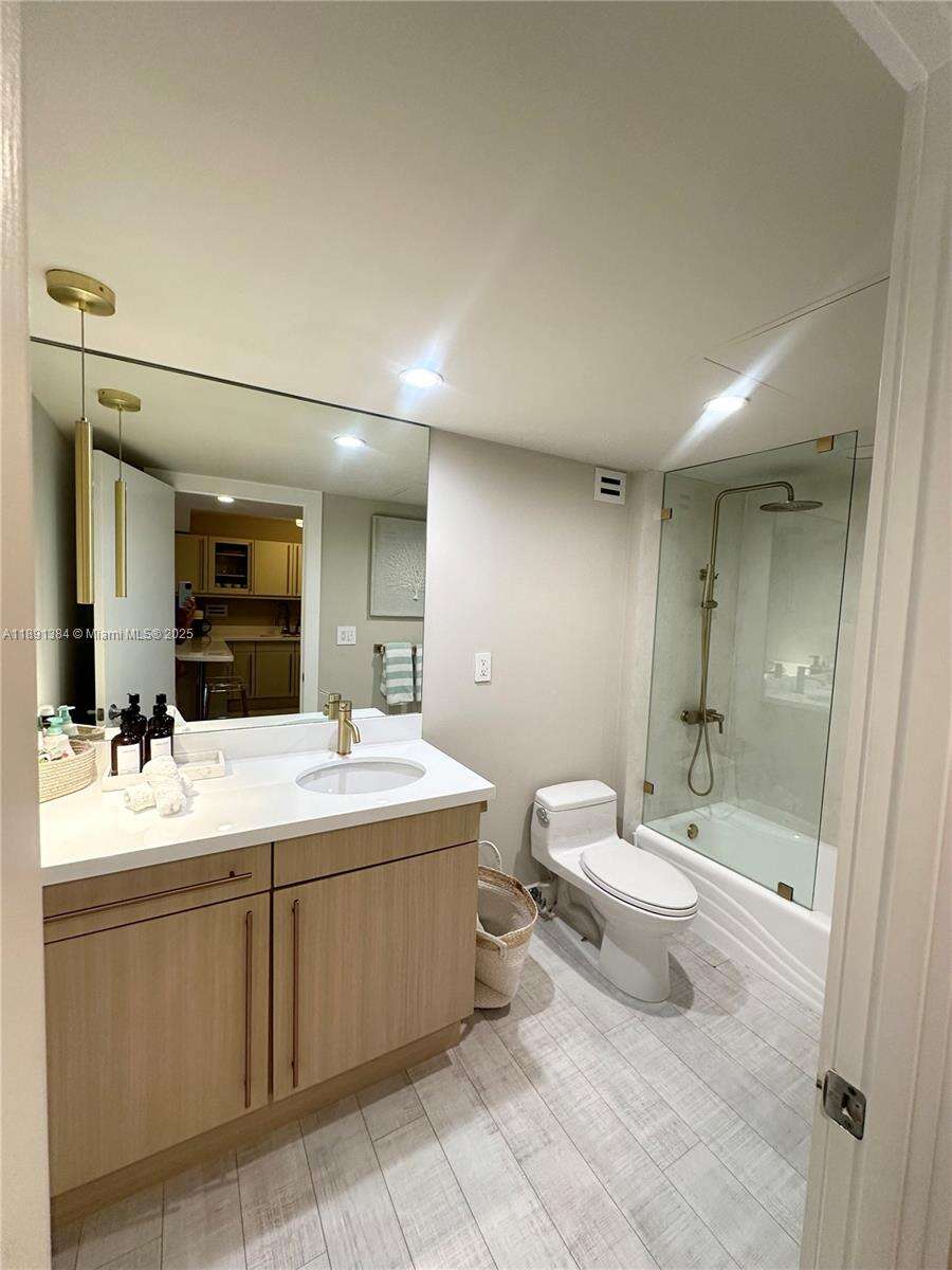 Roney Palace at 2301 Collins Ave, Miami Beach, FL 33139 - For Sale photo 16