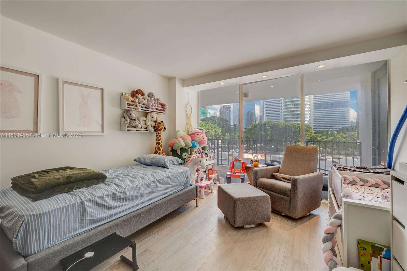 Brickell Place at 1901 Brickell Ave, Miami, FL 33129 - For Sale photo 12