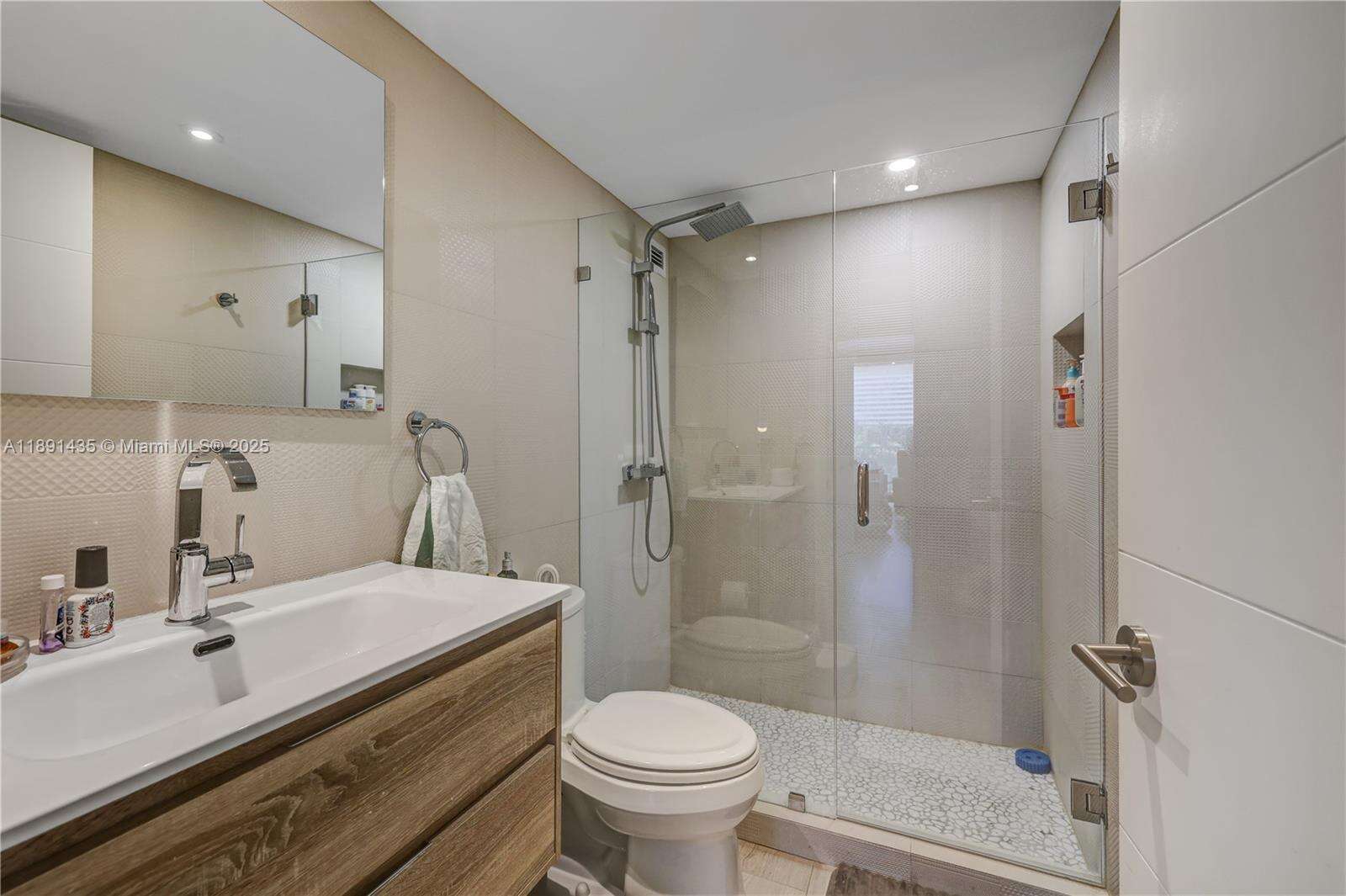 Brickell Place at 1901 Brickell Ave, Miami, FL 33129 - For Sale photo 14