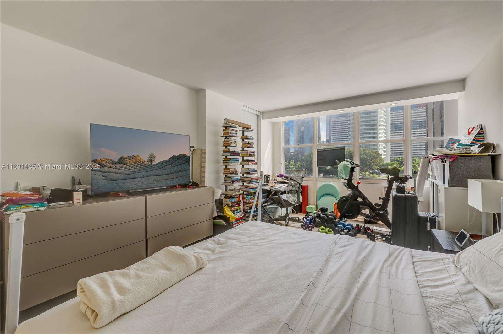 Brickell Place at 1901 Brickell Ave, Miami, FL 33129 - For Sale photo 17