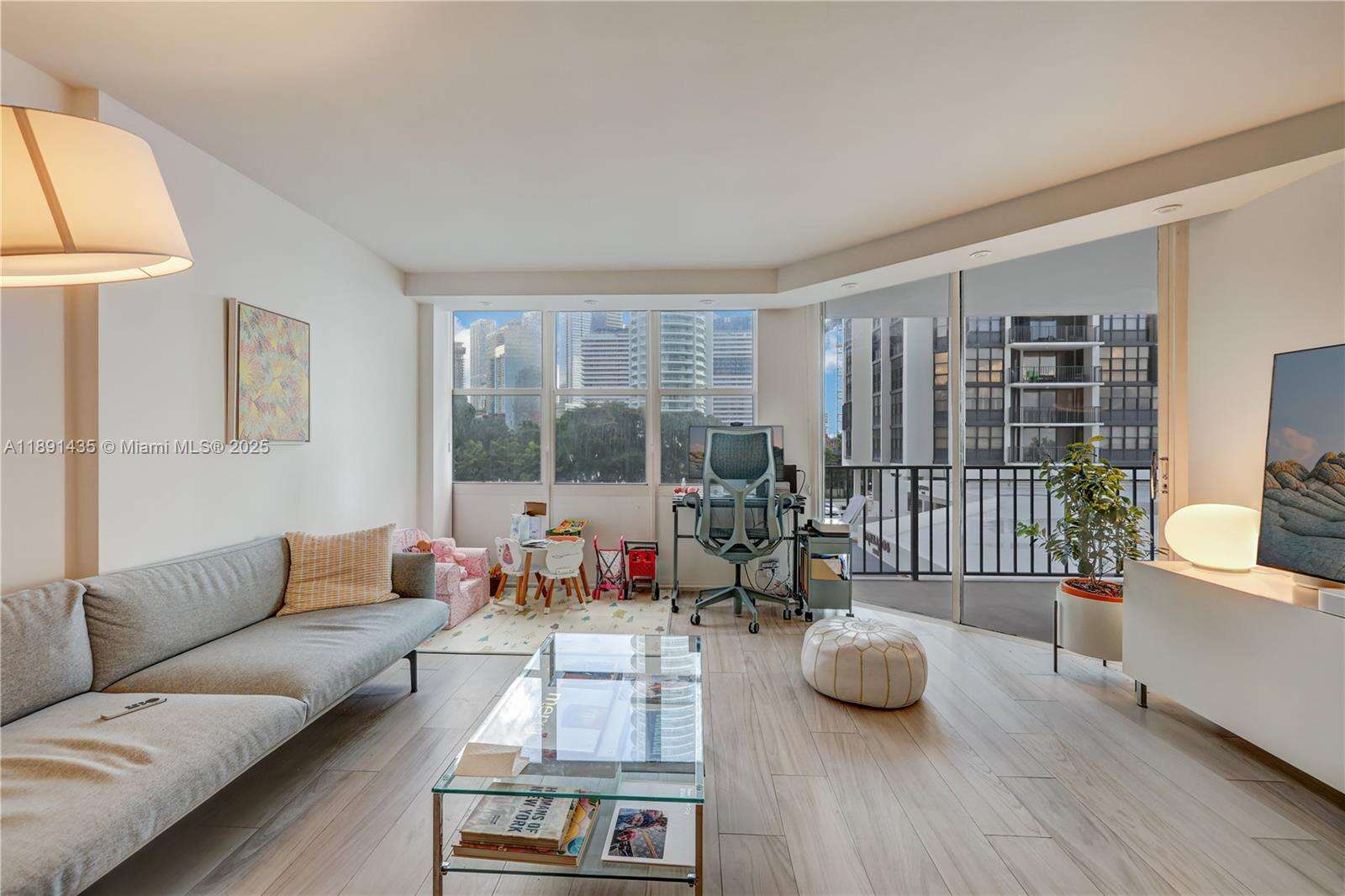 Brickell Place at 1901 Brickell Ave, Miami, FL 33129 - For Sale photo 8