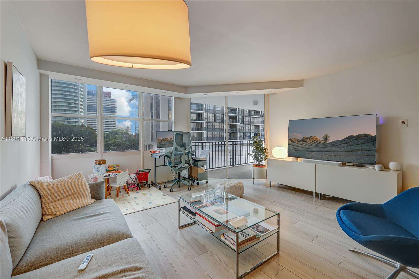 Brickell Place at 1901 Brickell Ave, Miami, FL 33129 - For Sale photo 10