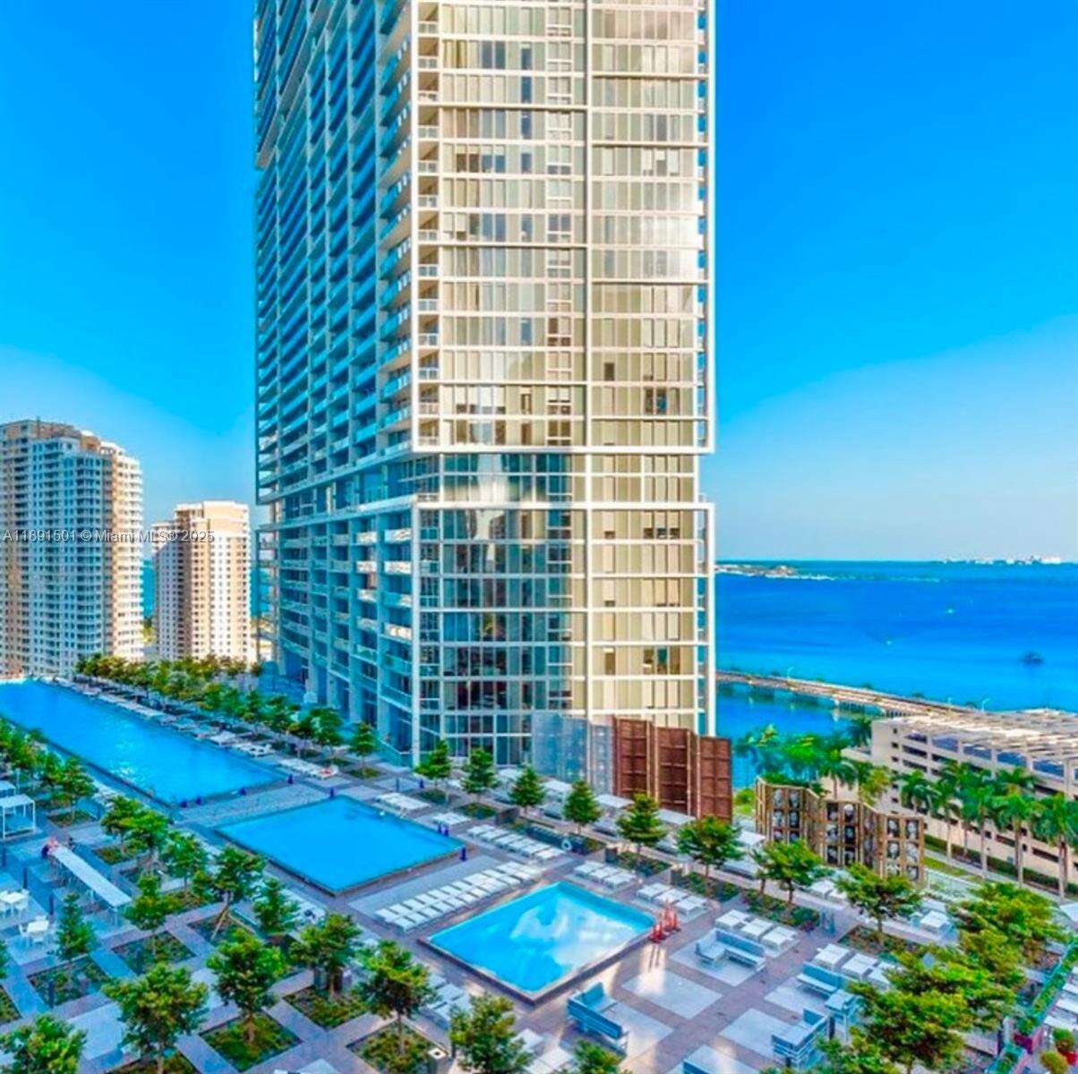 Icon Brickell 2 at 495 Brickell Ave, Miami, FL 33131 - For Sale photo 4