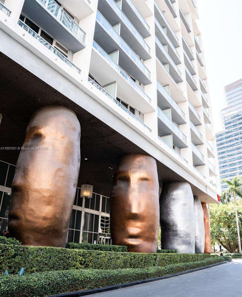 Icon Brickell 2 at 495 Brickell Ave, Miami, FL 33131 - For Sale photo 7