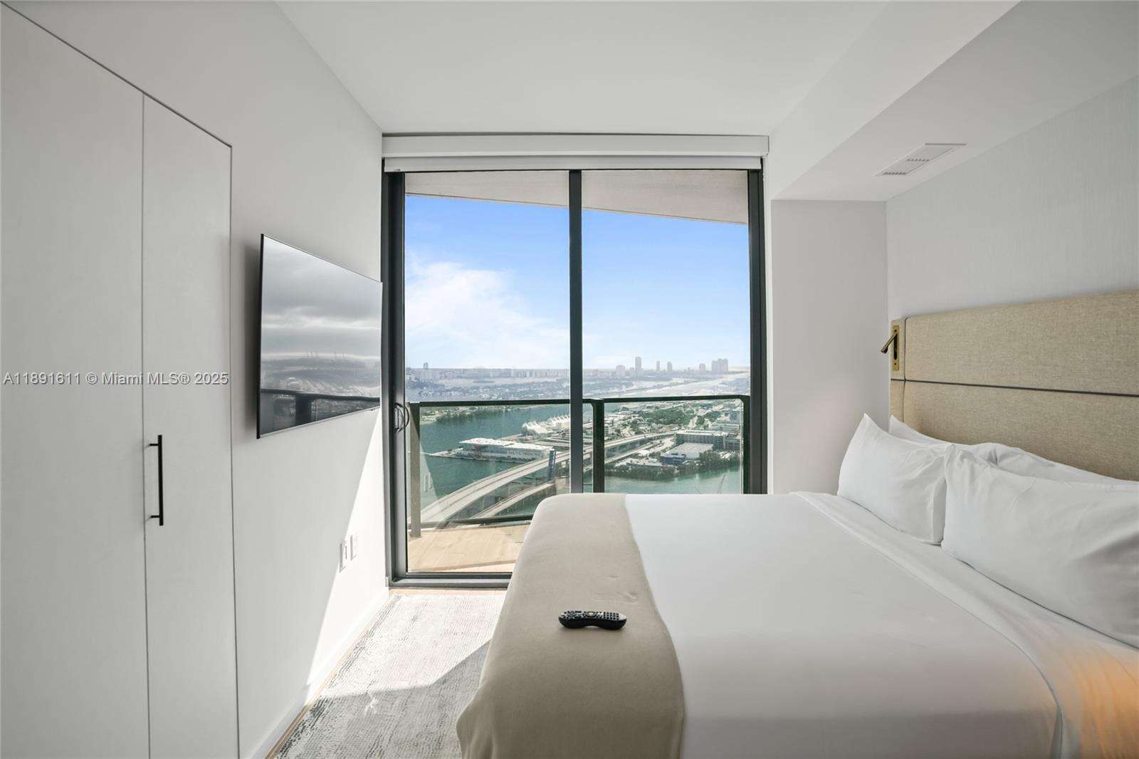 398 NE 5TH STREET - 398 5th St, Miami, FL 33132 | Picture 24