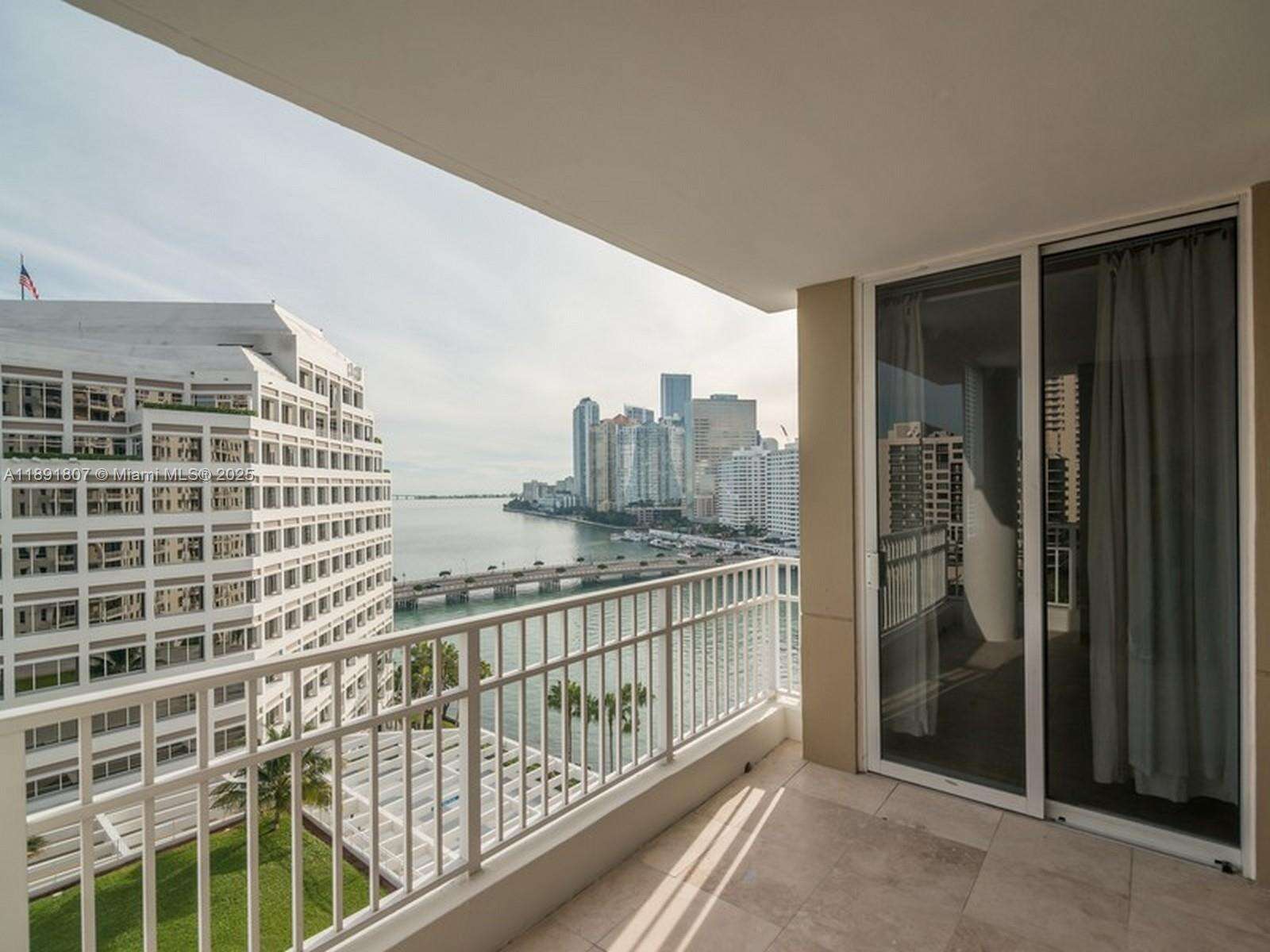 Courvoisier Courts at 701 Brickell Key Blvd, Miami, FL 33131 - For Sale photo 16