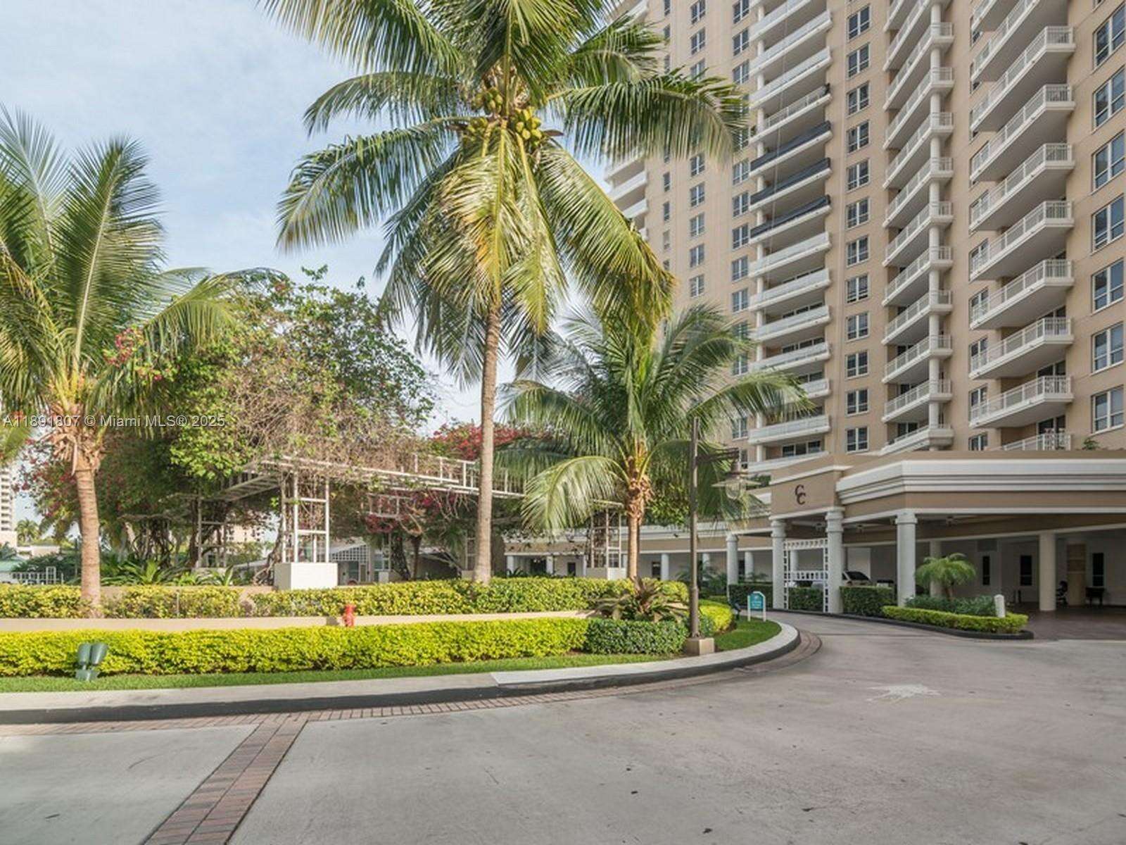 Courvoisier Courts at 701 Brickell Key Blvd, Miami, FL 33131 - For Sale photo 18
