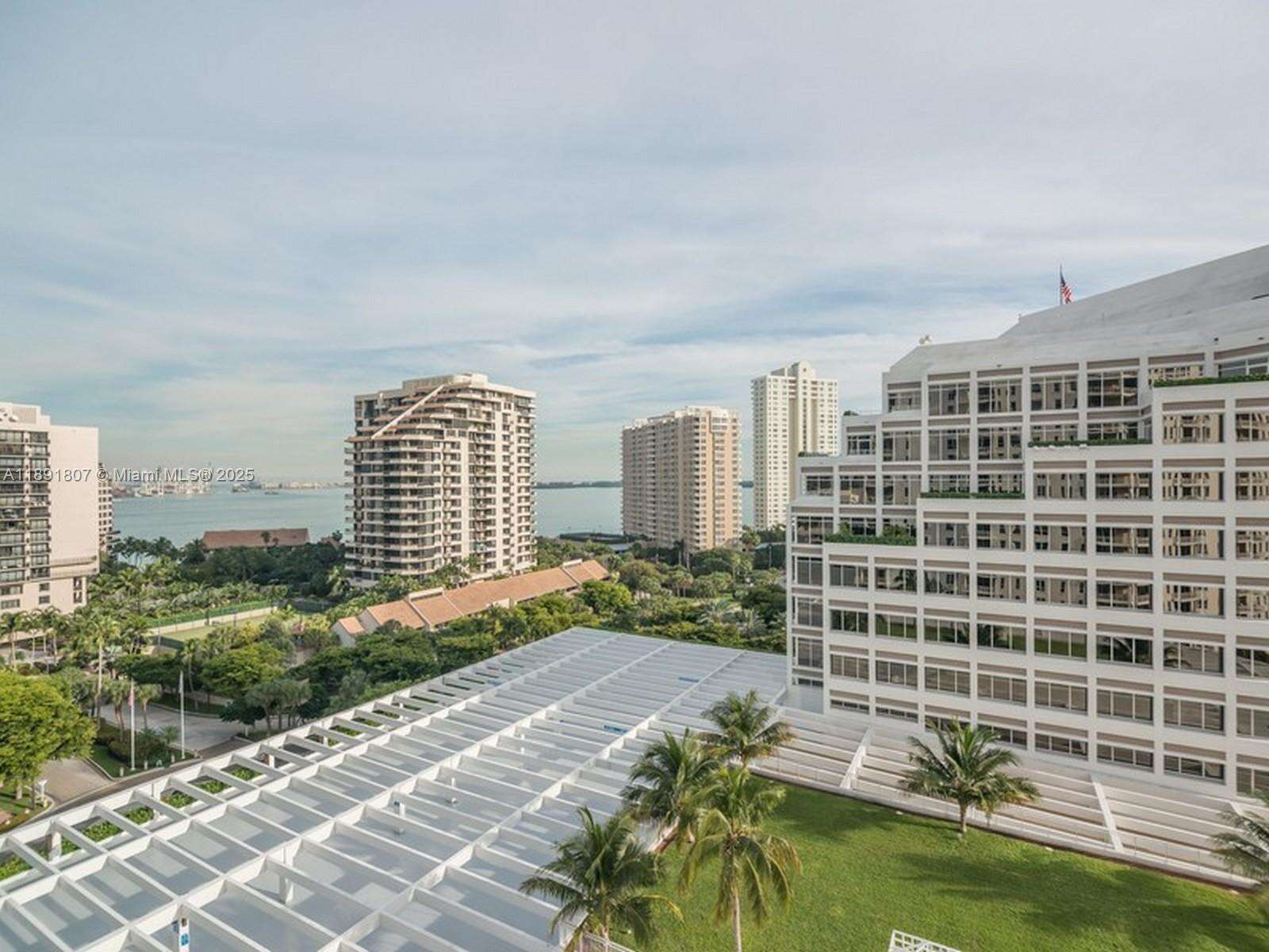 Courvoisier Courts at 701 Brickell Key Blvd, Miami, FL 33131 - For Sale photo 19
