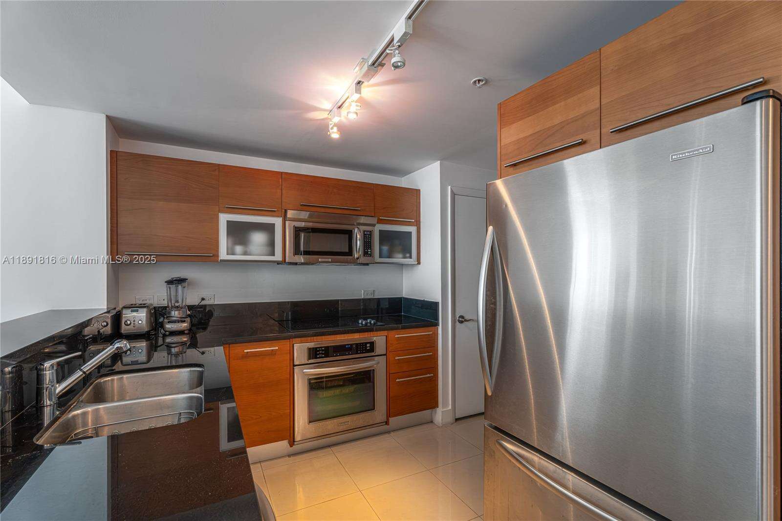 Vizcayne South at 253 2 St, Miami, FL 33132 - For Sale photo 8