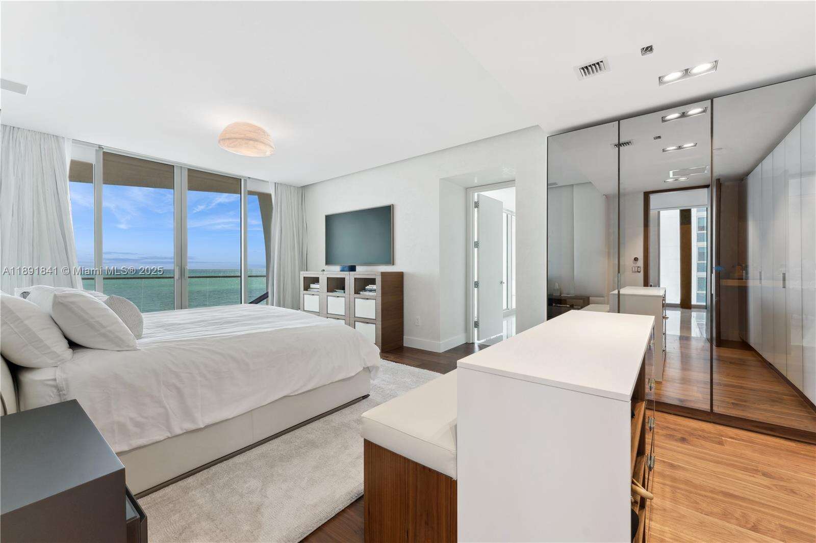 JADE SIGNATURE - 16901 Collins Ave, Sunny Isles Beach, FL 33160 | Picture 11