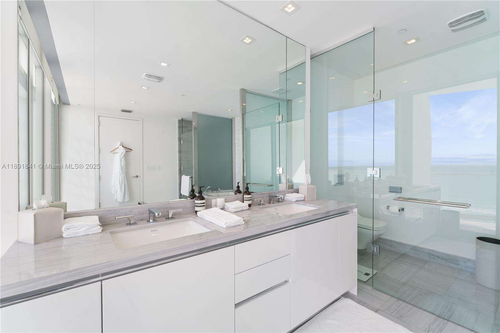 JADE SIGNATURE - 16901 Collins Ave, Sunny Isles Beach, FL 33160 | Picture 16