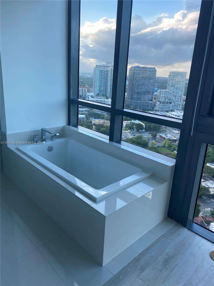 Paraiso Bay at 650 32 St, Miami, FL 33137 - For Sale photo 4