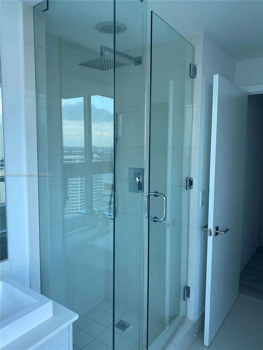 Paraiso Bay at 650 32 St, Miami, FL 33137 - For Sale photo 5