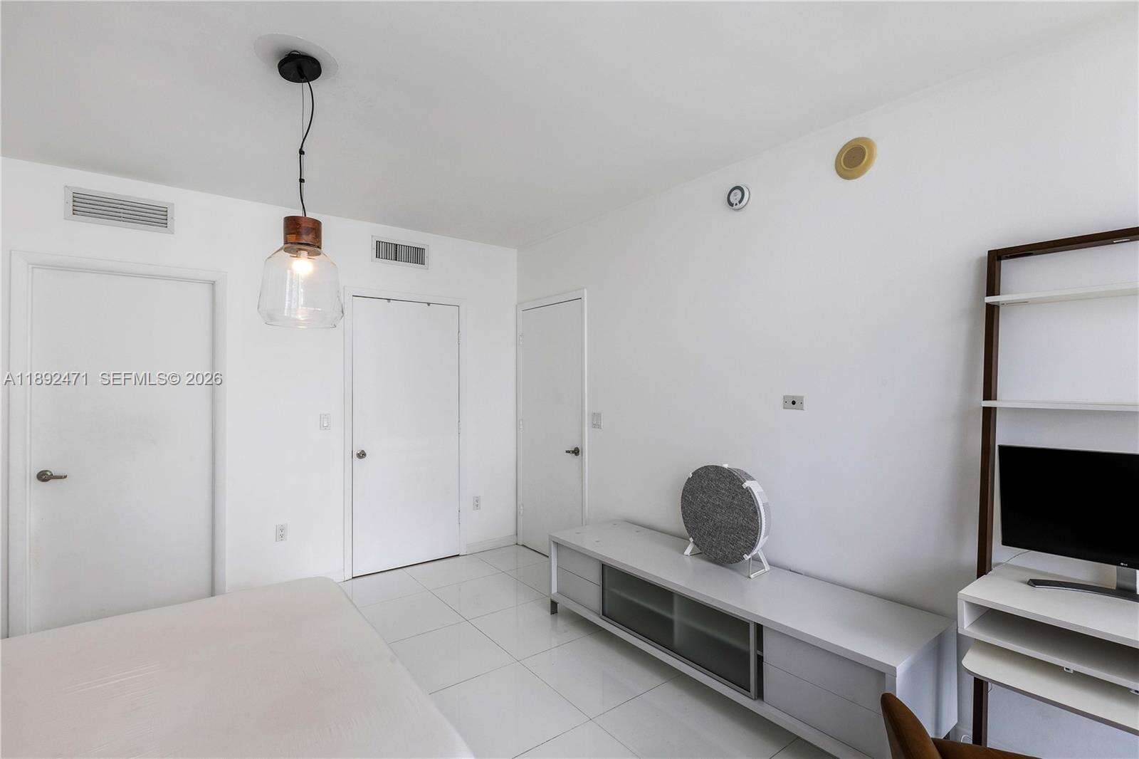 Icon Brickell 1 at 475 Brickell Ave, Miami, FL 33131 - For Sale photo 13